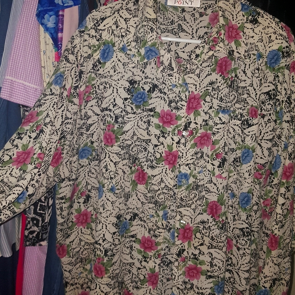 Focal Point Retro Crinkle Knit Button Front Shirt
